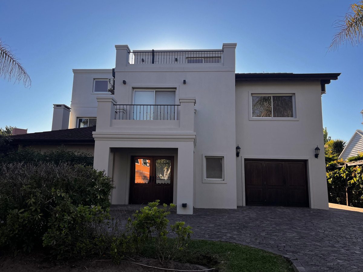 Casa En Venta En Barrio Bermudas - Pilar
