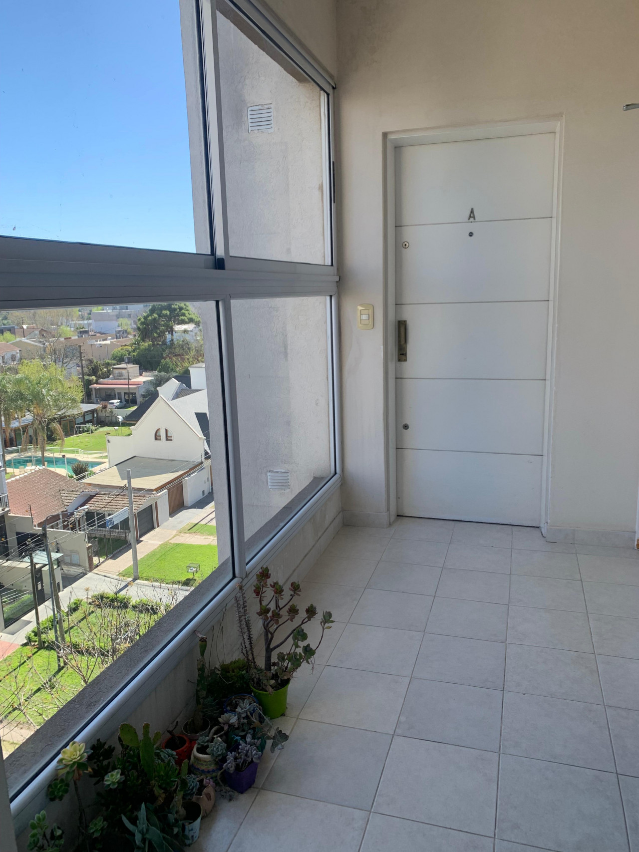 hall recibidor del piso, solo dos deptos por piso