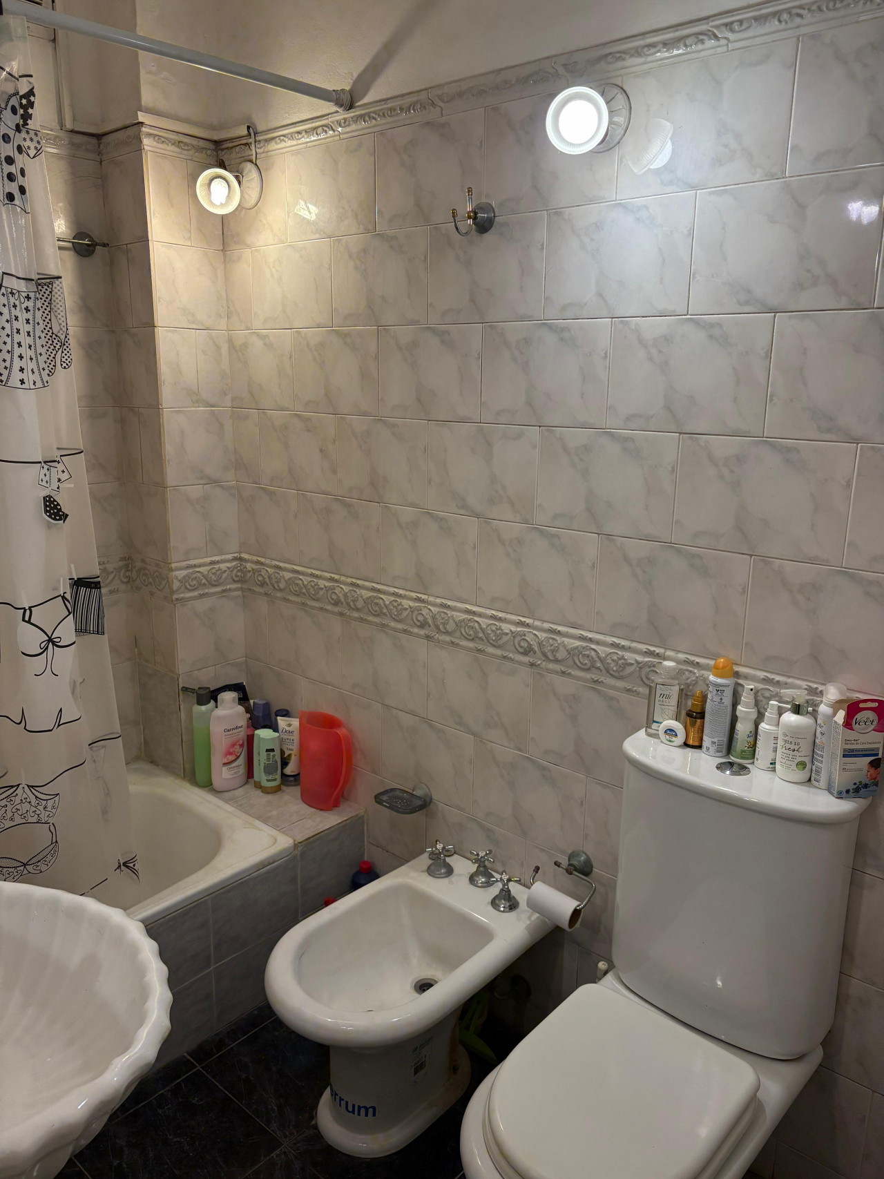 CASA 4 AMBIENTES + 3 DEPTOS - MAIPU AL 1000 - BELLA VISTA