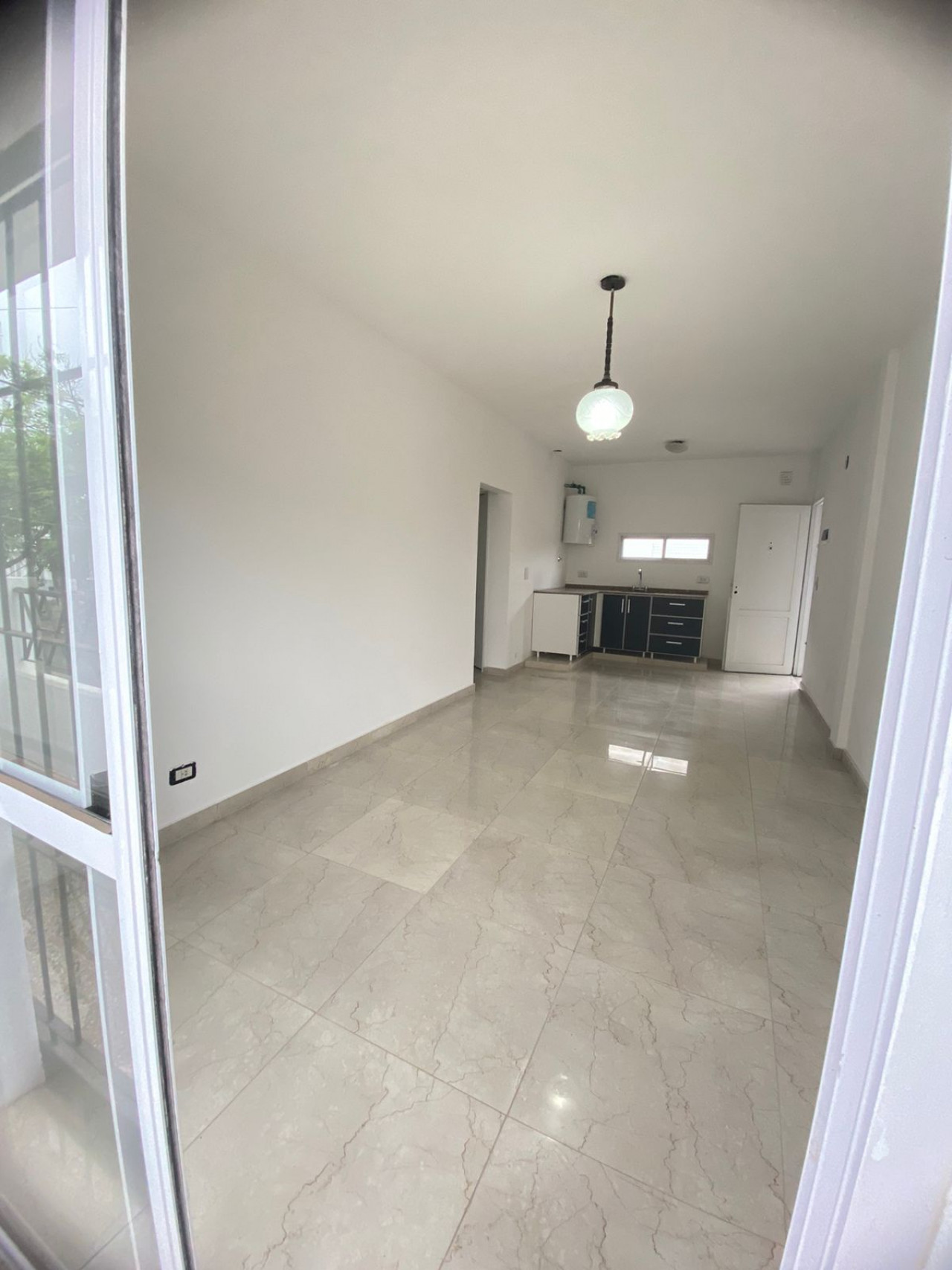 Departamento de 3 ambientes  en el centro de Moreno